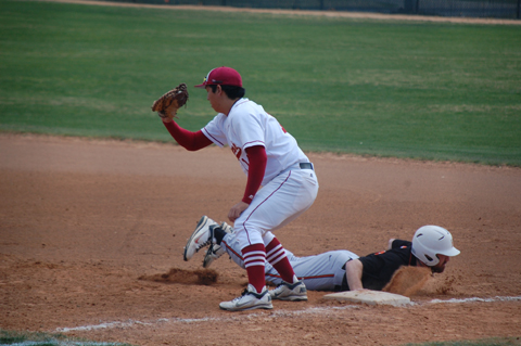Huge Ninth Leads to First Win for 'Roo Baseball