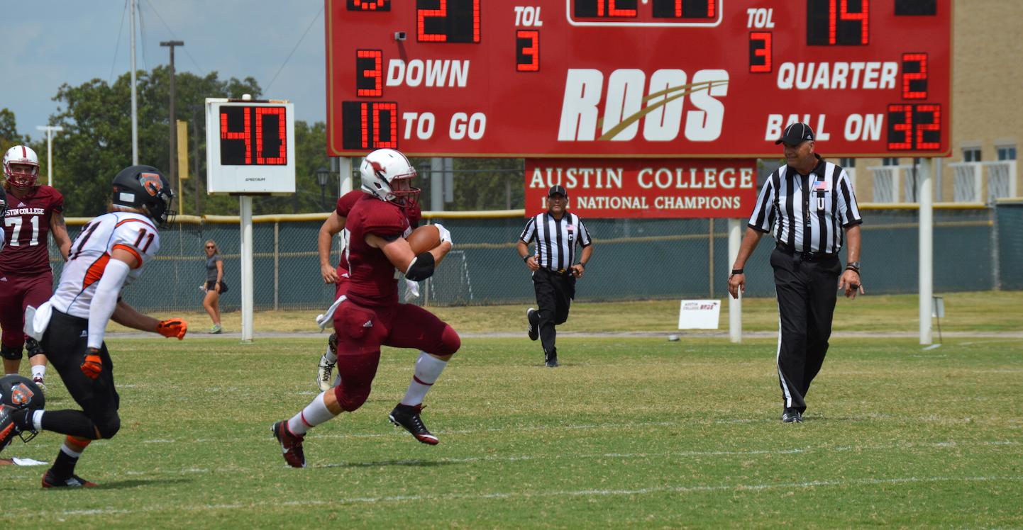 'Roo Offense Erupts in 55-41 Victory Over Hendrix