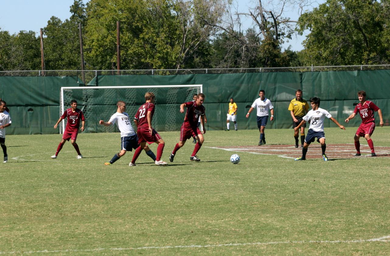 'Roo Men's Soccer Topped by No. 1 Trinity