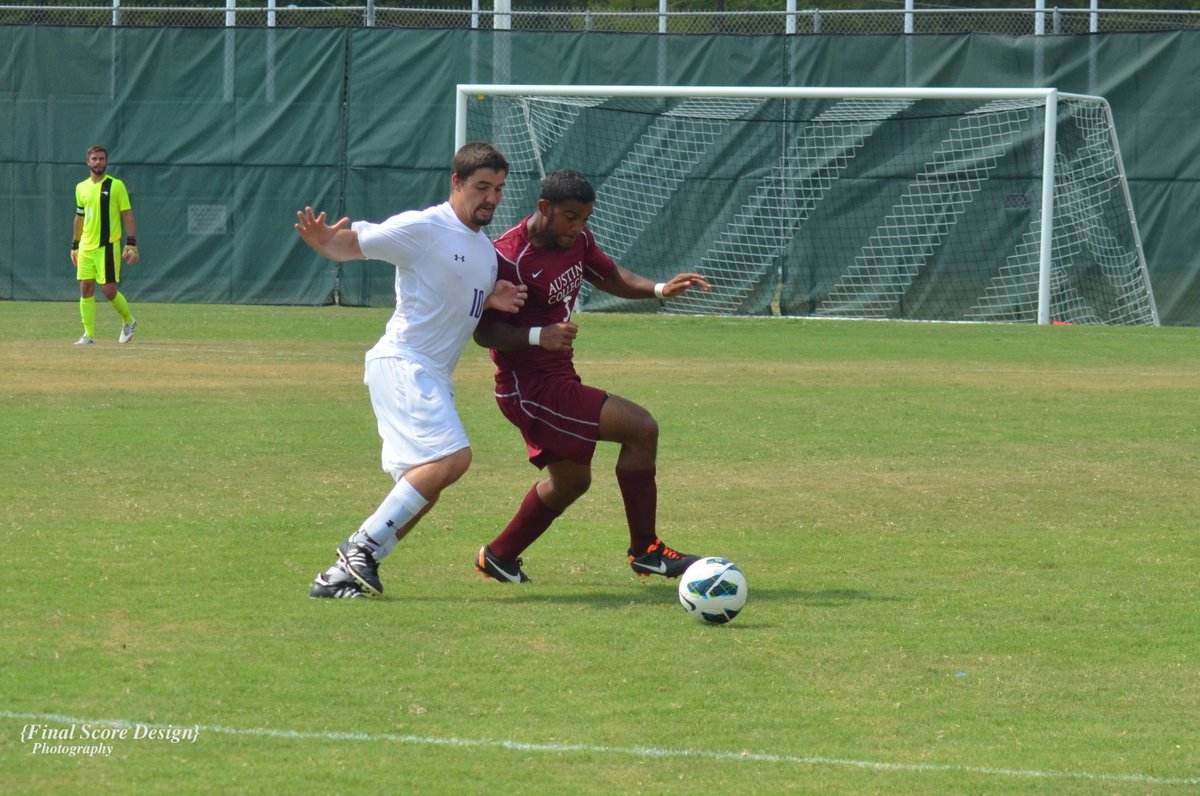 Men's Soccer Falls to Fontbonne to Open 2013