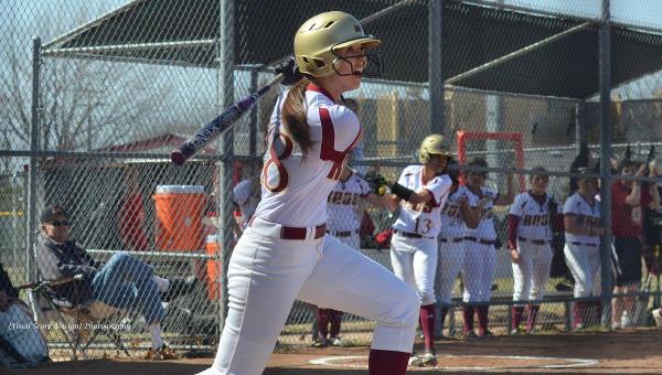 Softball Tops Hillsdale, Falls in Extras to OLLU