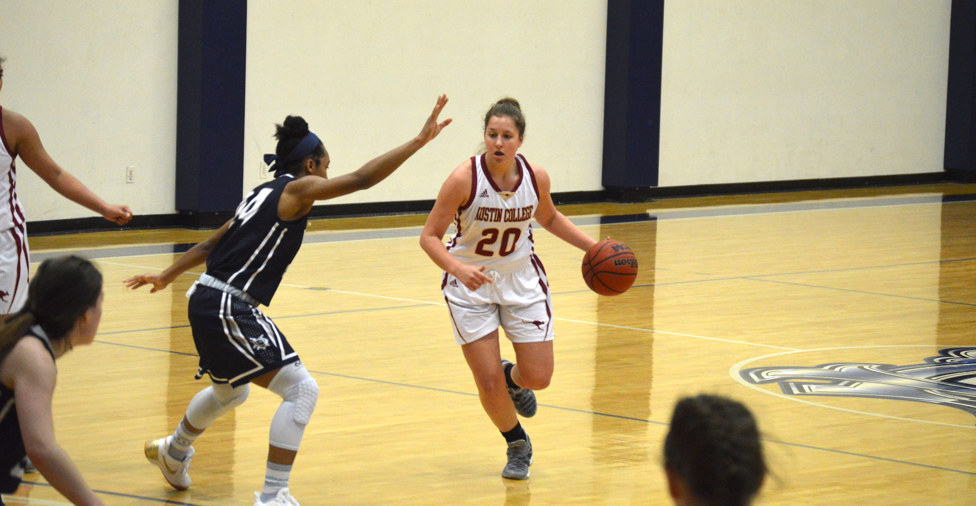 Women's Hoops Shuts Down Texas Lutheran for Road Victory