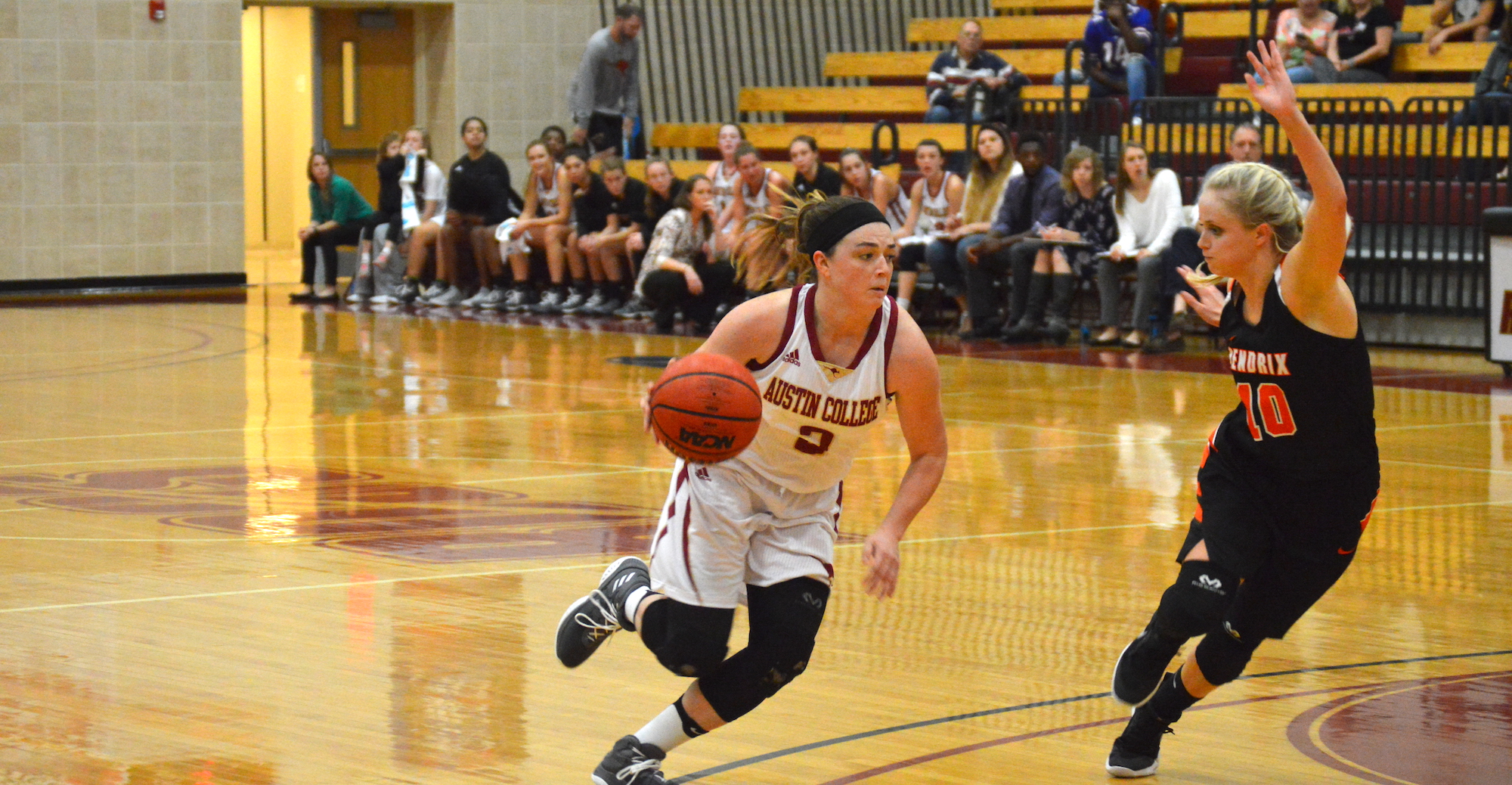 'Roos Use Strong Defense to Earn First SCAC Win
