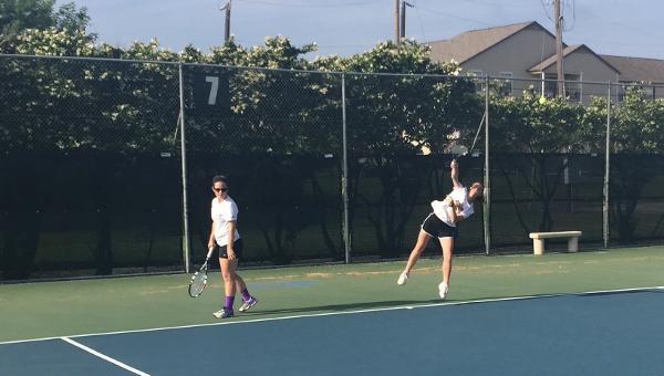 Women's Tennis Defeats Ladies 5-0 in 5th/6th Play-In Match