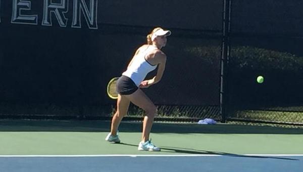 Roos Fall in ITA Semi-Final Matches