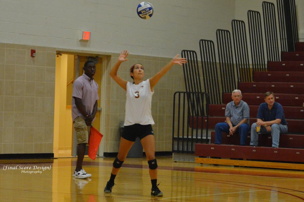 Volleyball Splits with Colorado College and Centenary