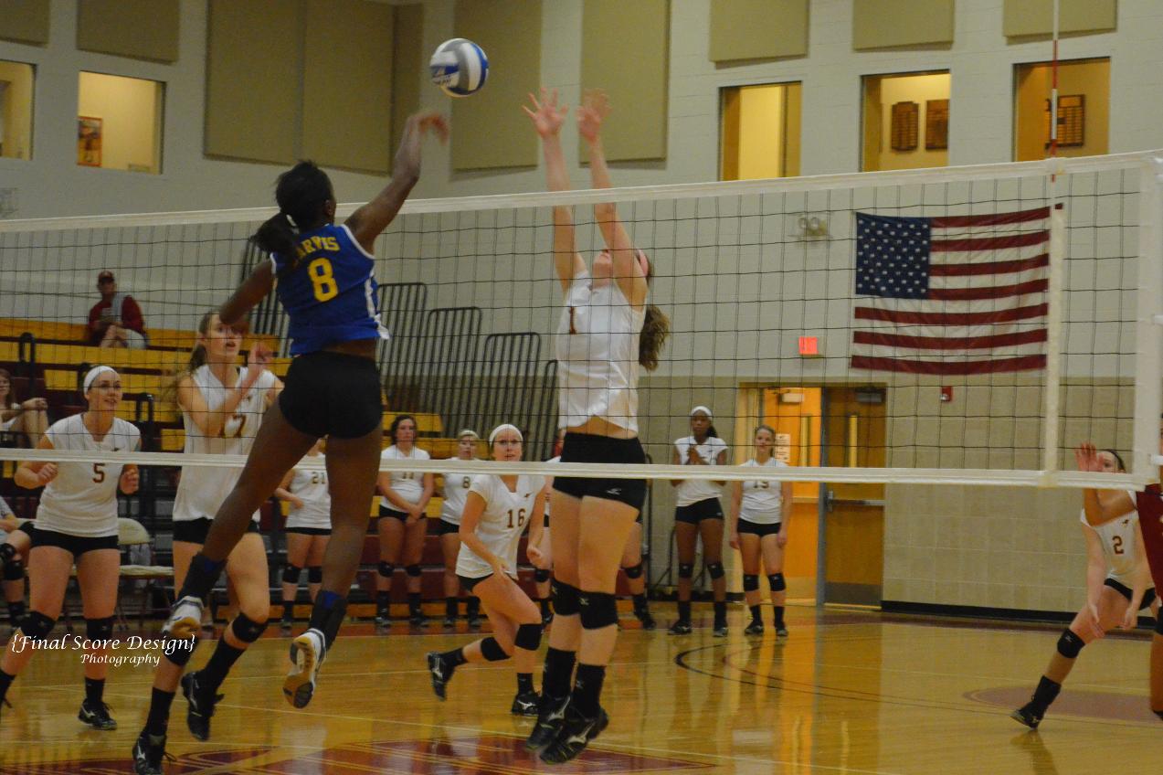 'Roo Volleyball Tops LeTourneau 3-1