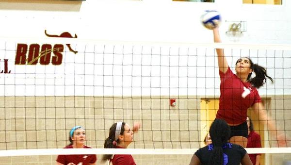 'Roo Volleyball Tops Jarvis Christian to Stay Unbeaten