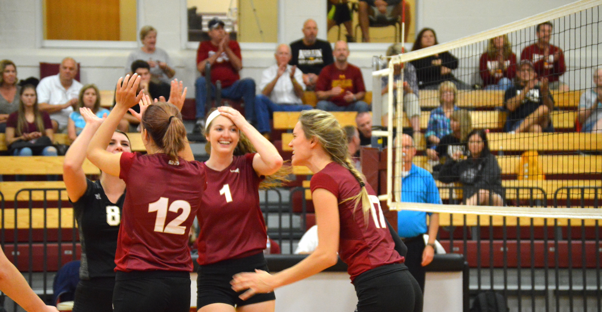 'Roo Volleyball Sweeps TLU and Schreiner