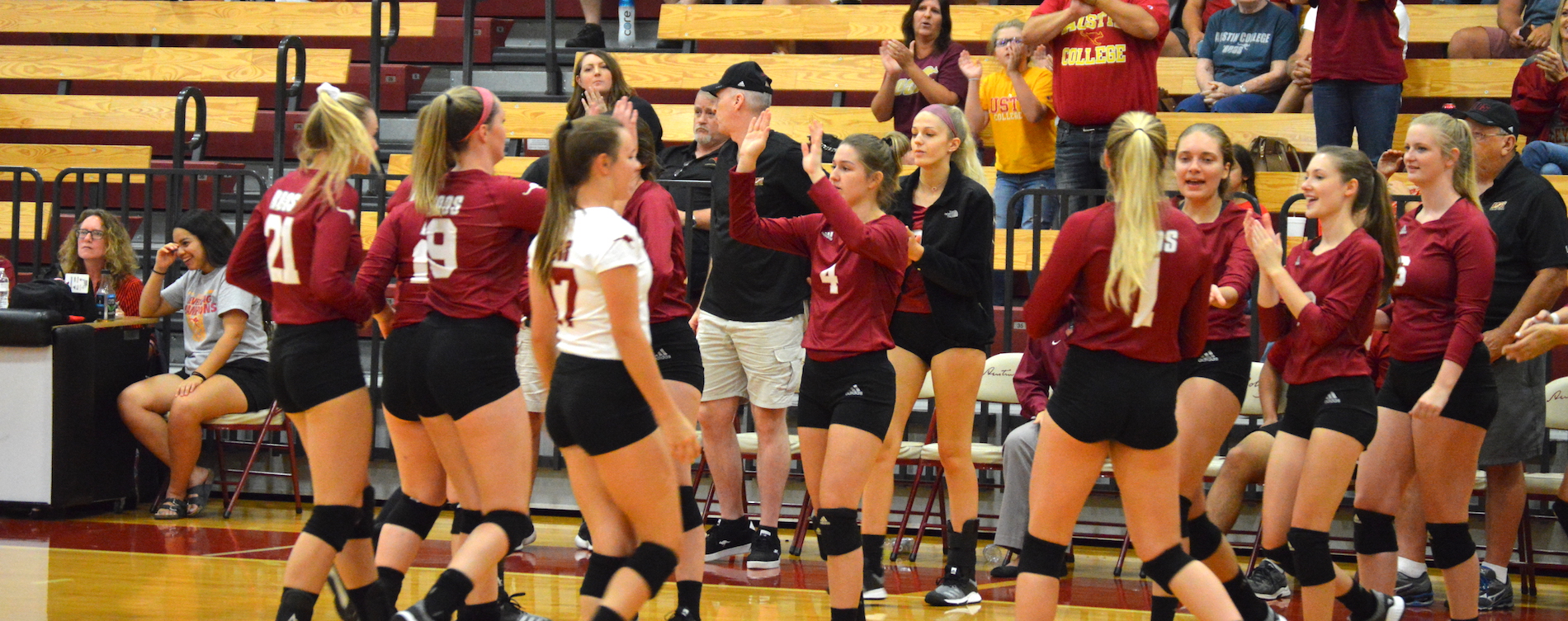 'Roo Volleyball Clinches Spot in SCAC Tournament