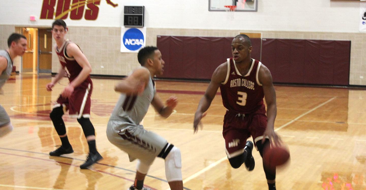 Men's Hoops Opens Season with Victory