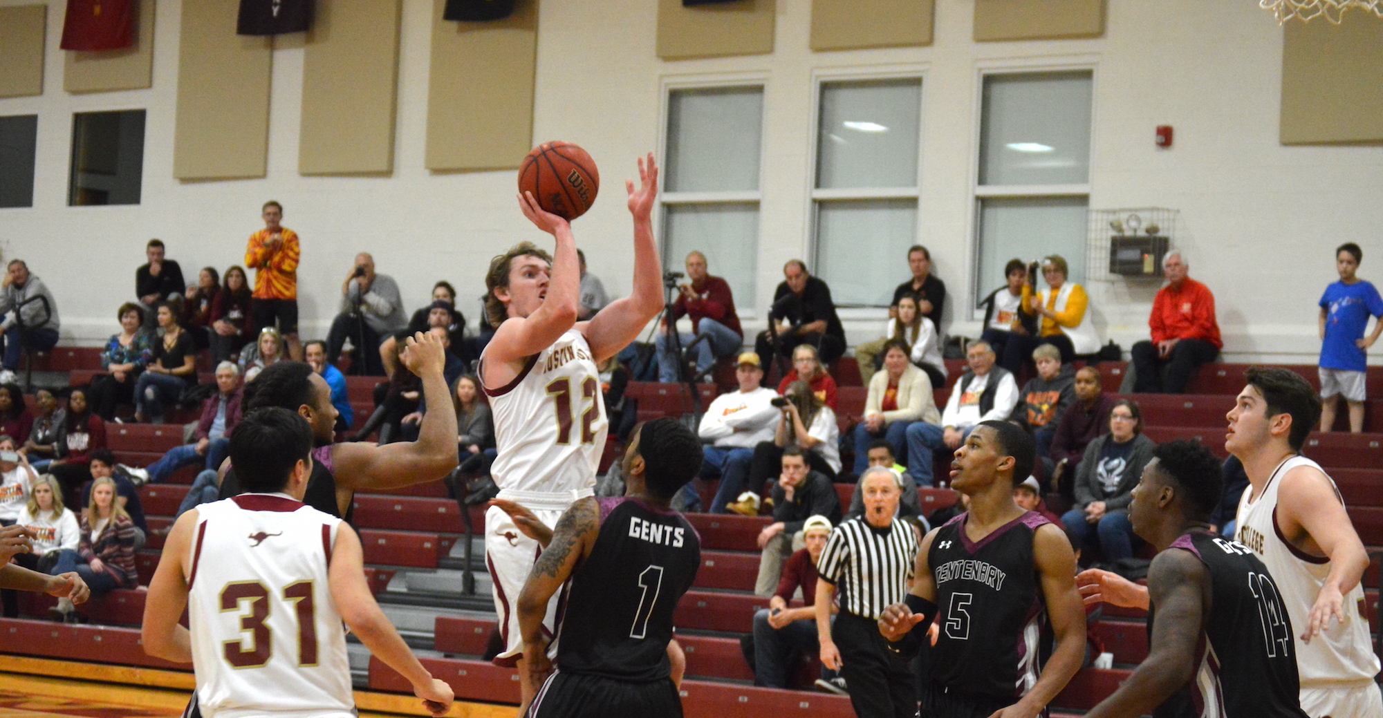 Swisher Scores 22 in SCAC Opening Win for 'Roos