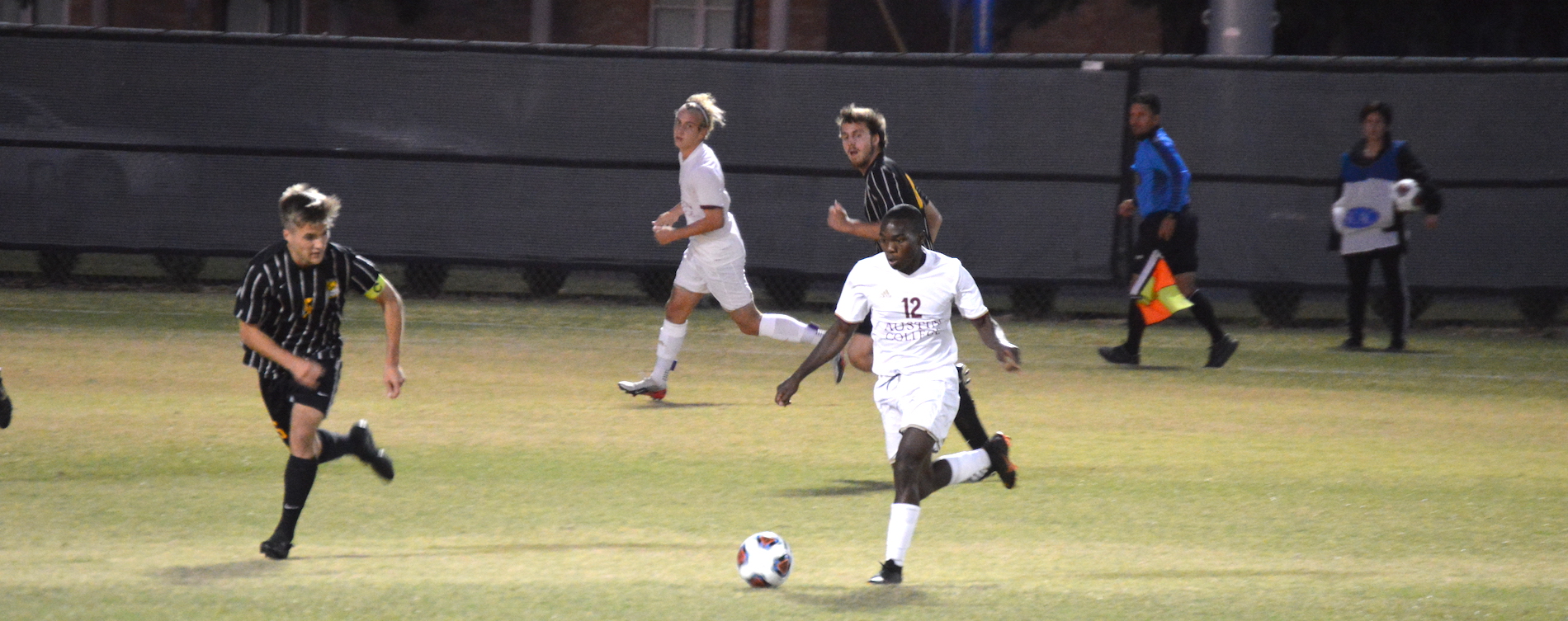 Men's Soccer Edged by Colorado College