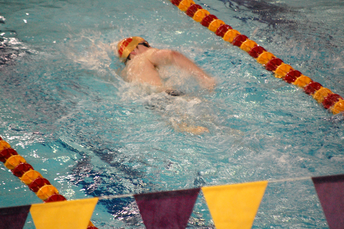 'Roo Women's Swimming Takes 4th, Men 5th at AC Invitational