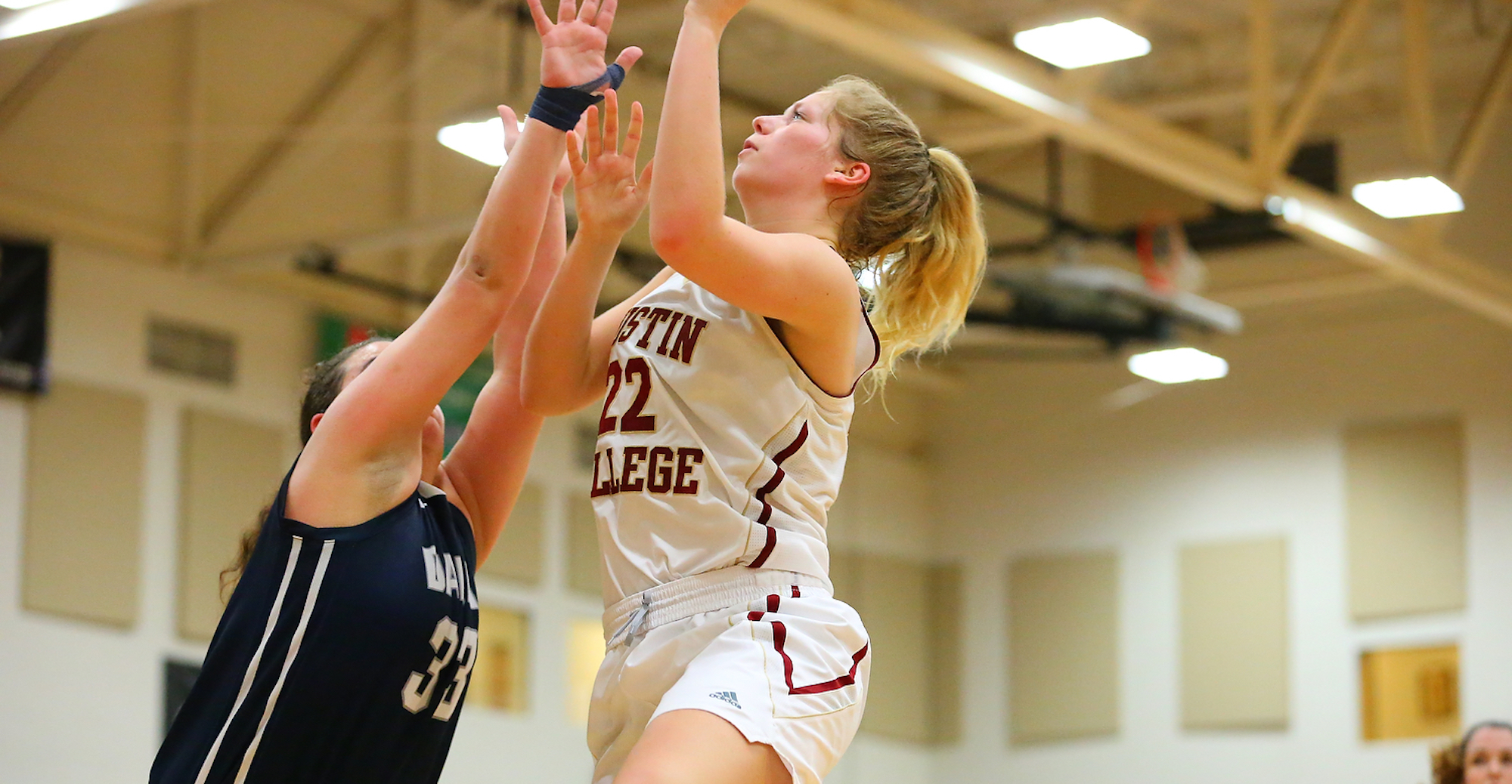 Austin College Women Hold Off Southwestern for 77-73 Victory