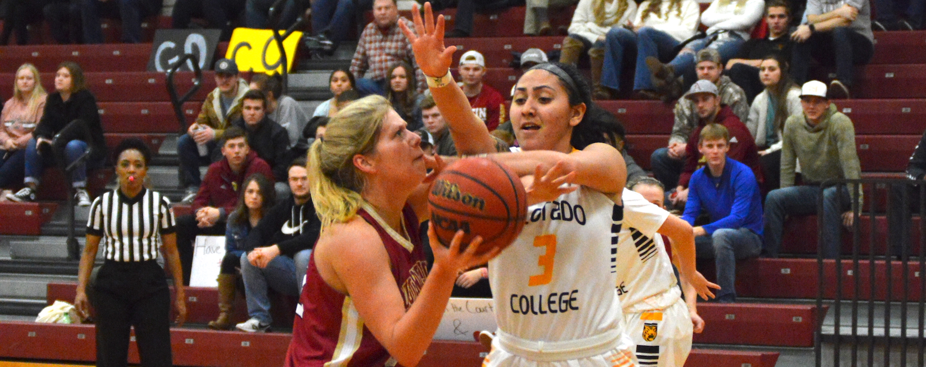 Austin College Women Roll Over Tigers