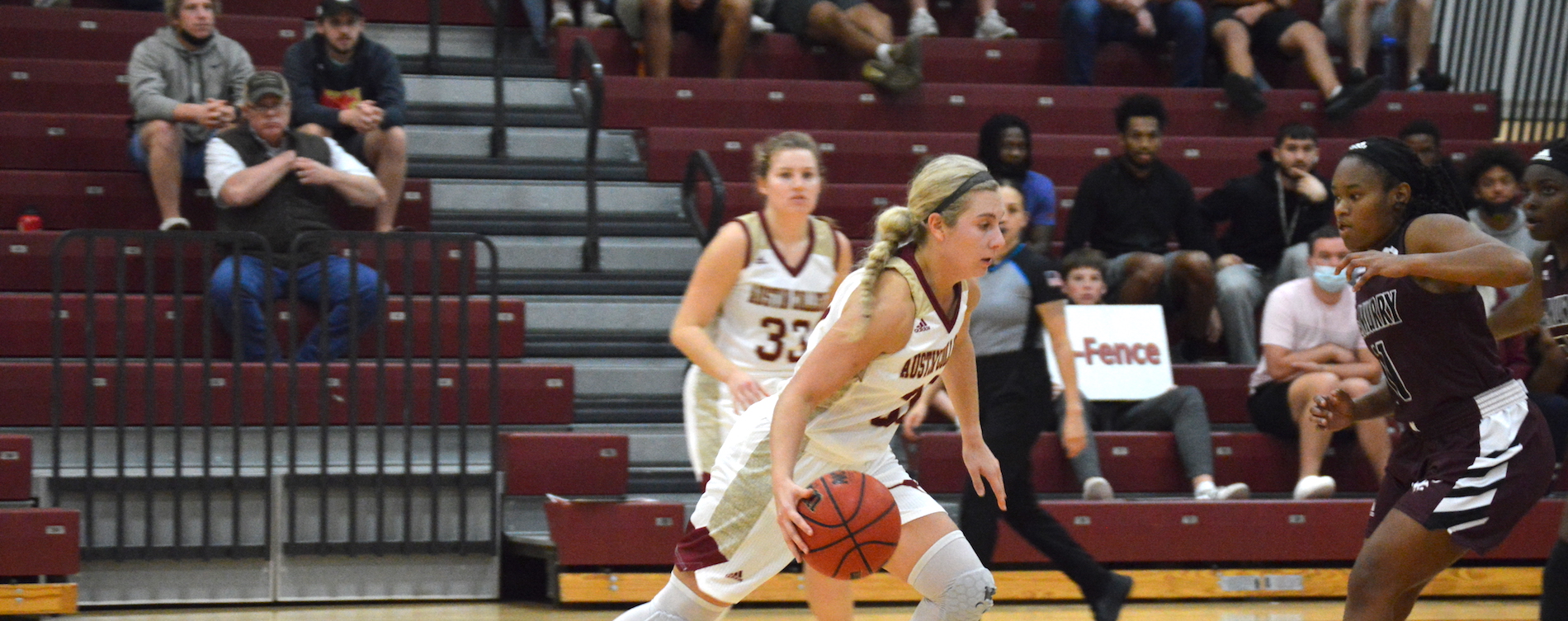 'Roos Hold Off McMurry for First Win