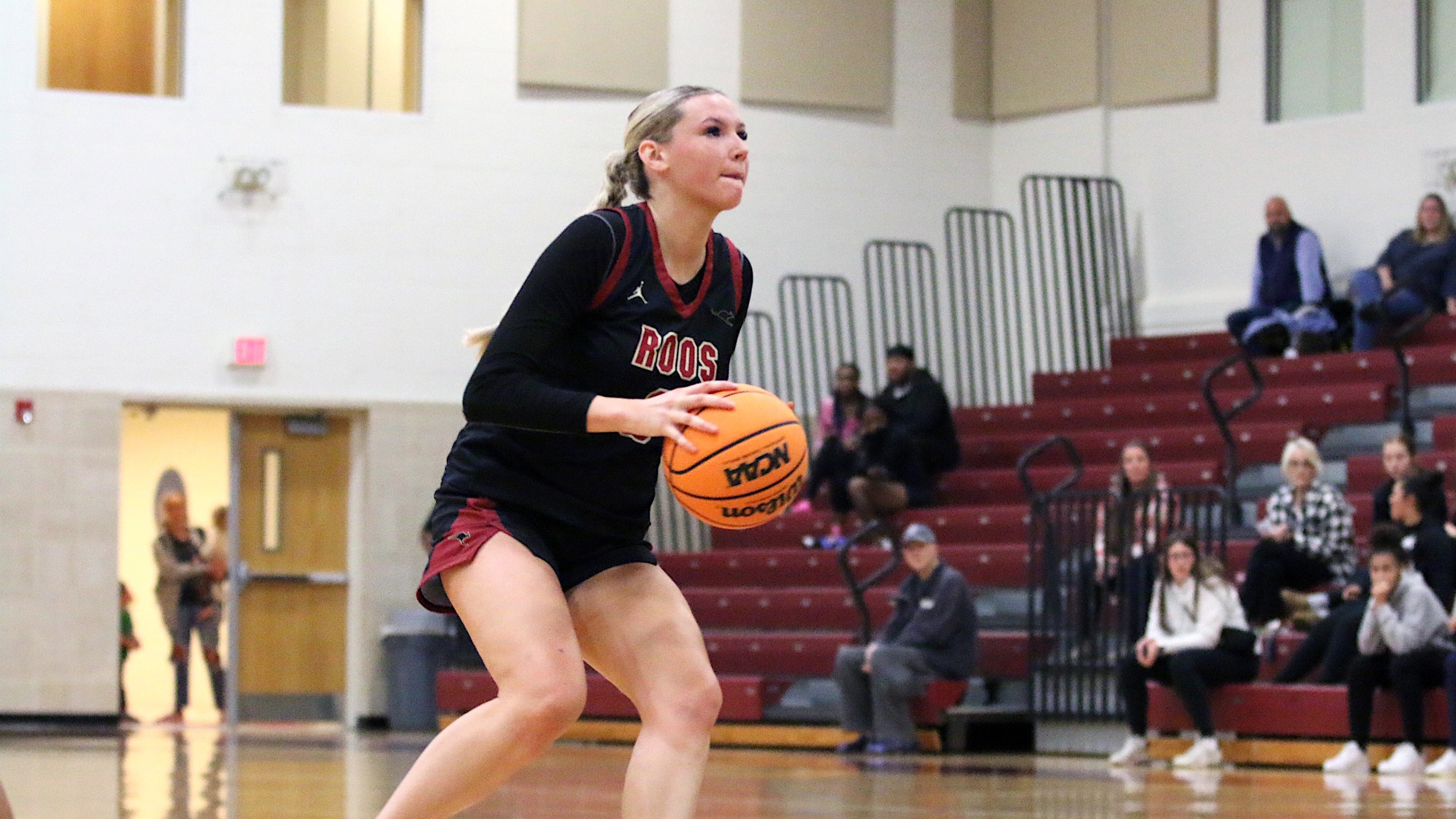 ac women's basketball raylee mcdonald in action