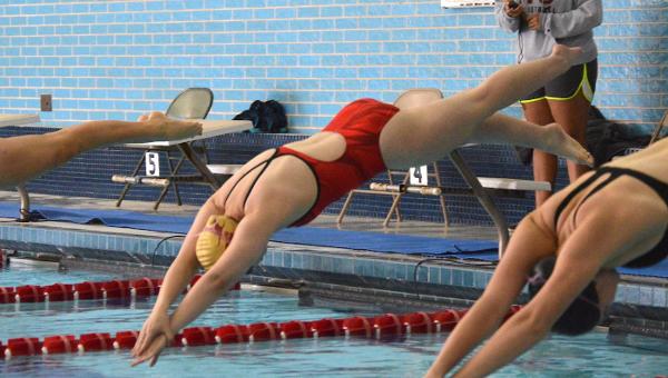 Women's Swimming and Diving Closes Gap on Warhawks, Falls 108-97