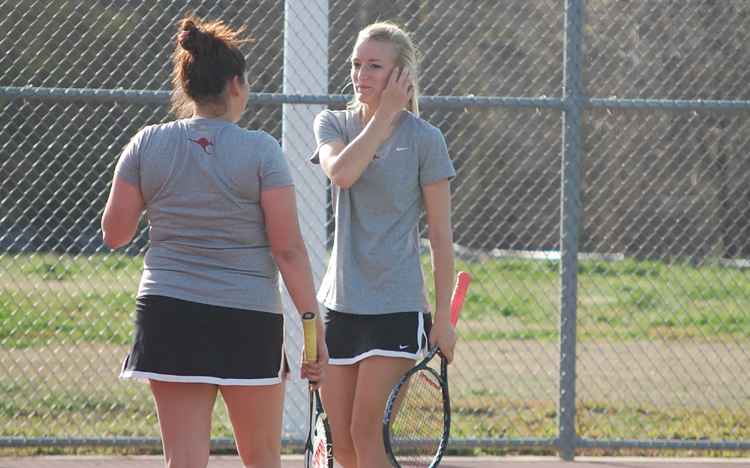 Women's Tennis Splits with Houston CC and Mississippi College