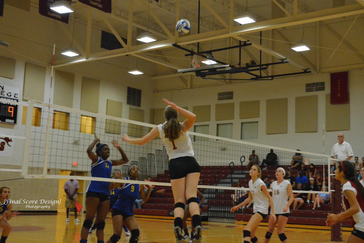 Volleyball Takes One of Two on Day Two of SCAC Divisional