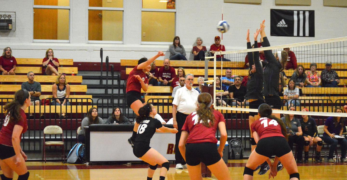 Volleyball Takes One of Two to Open SCAC Play