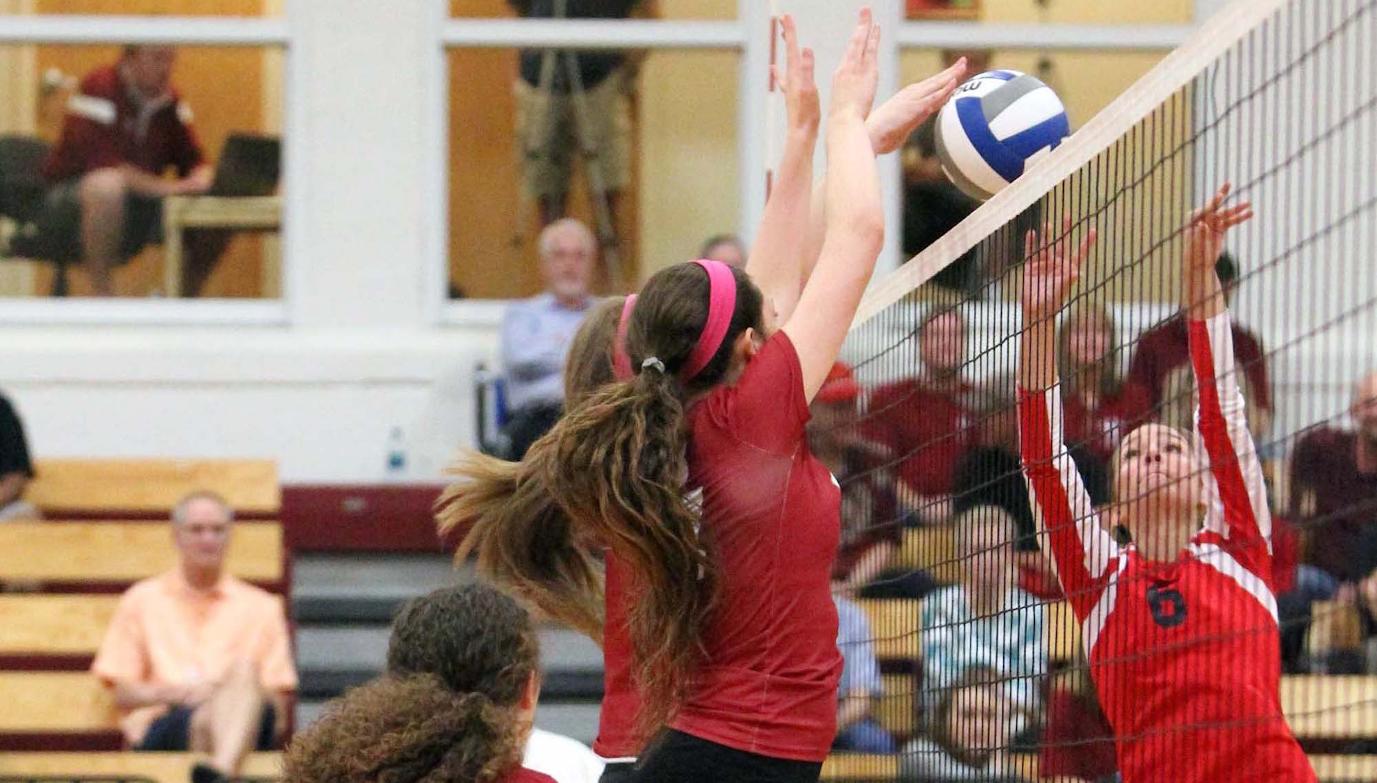 'Roo Volleyball Tops Dallas