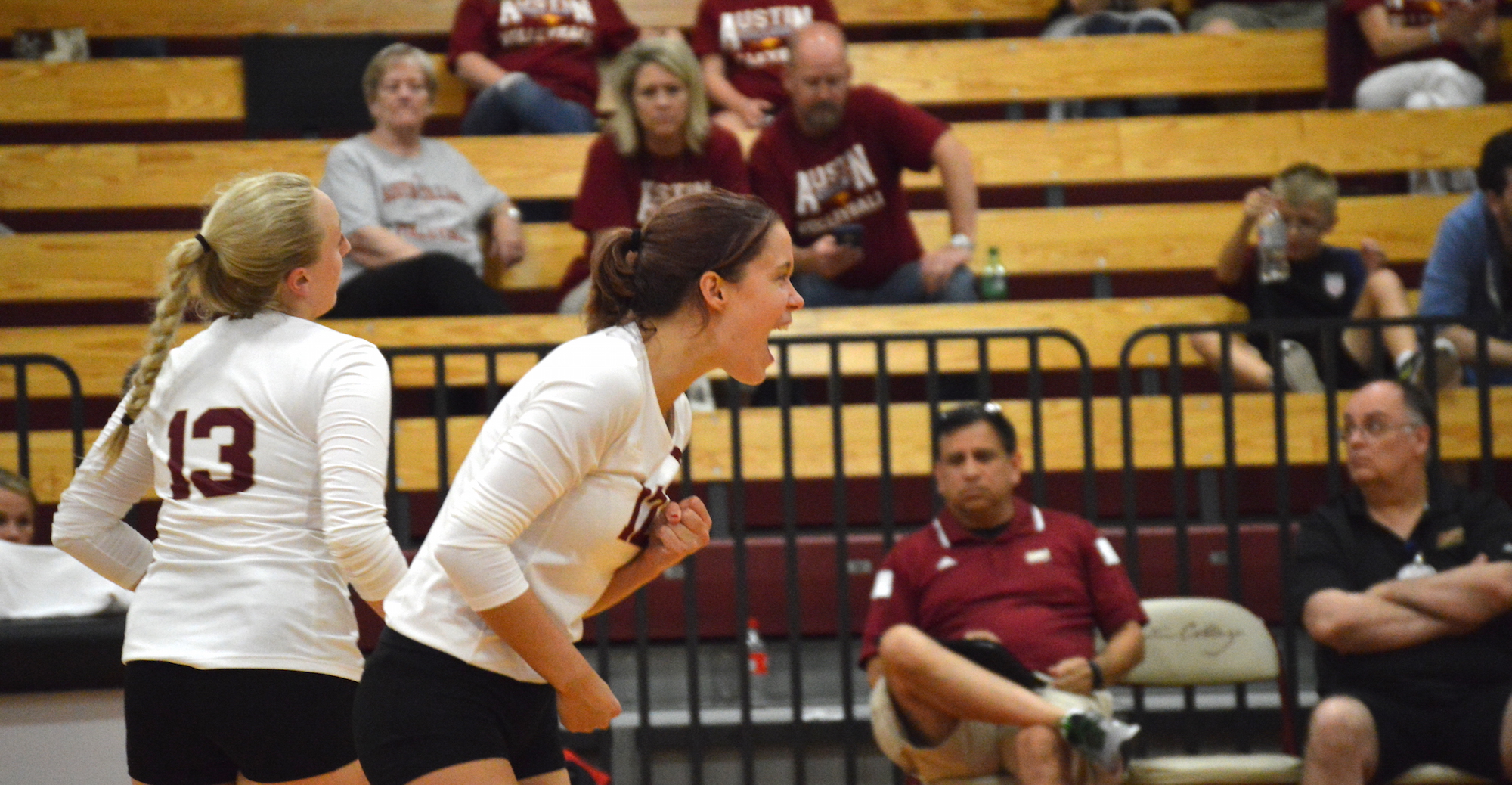 'Roo Volleyball Falls to UTT, Tops LeTourneau