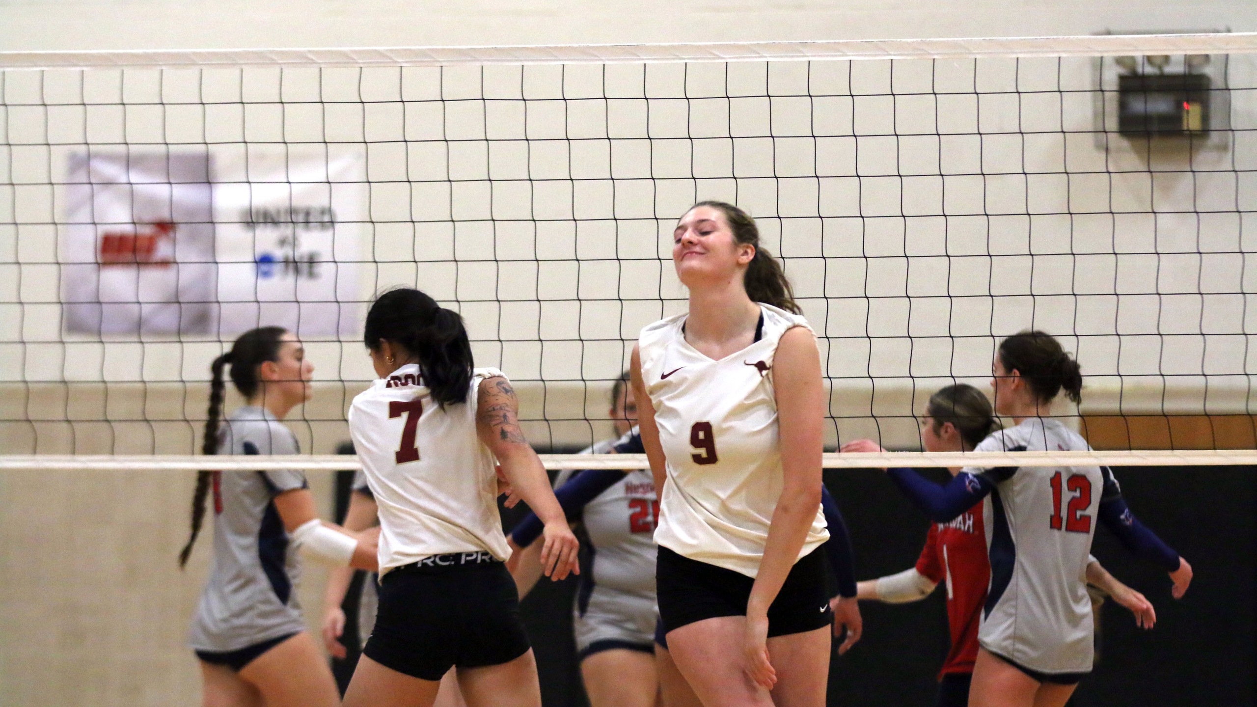 ac volleyball mattie duncan and brianne tseng in action