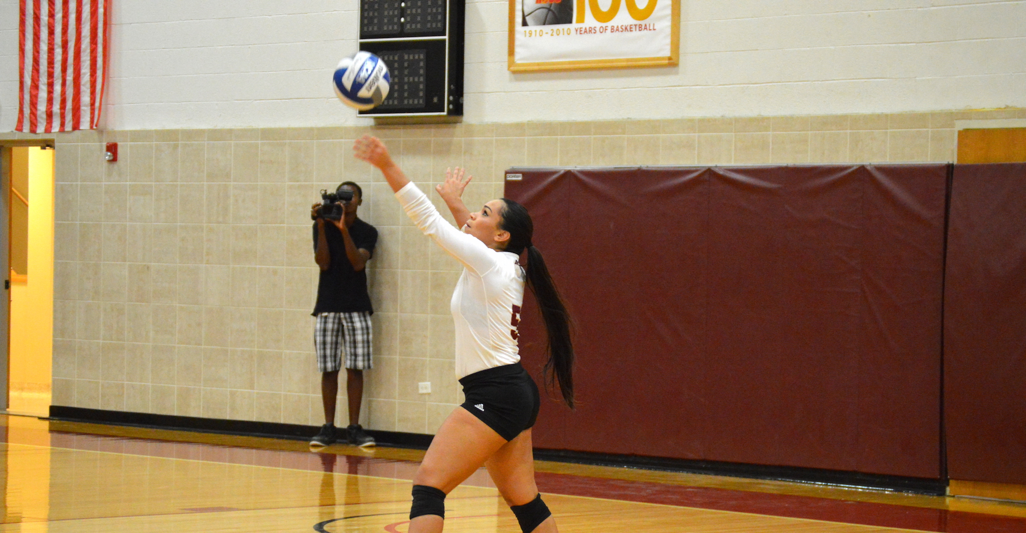 'Roo Volleyball Sweeps TLU and Schreiner